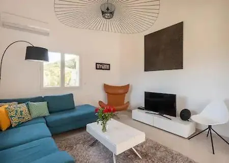 Myrte A Cirindinu Villa